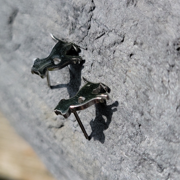 Pitbull Silhouette Stud Earrings, stainless steel, unisex - Picture 5 of 5